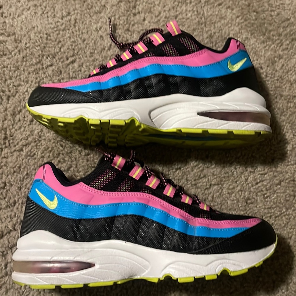 Nike Air Max 95 Black Volt Purple GS 5.5
